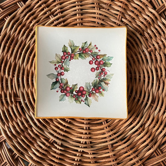 Plato de pan corona de bayas rojas