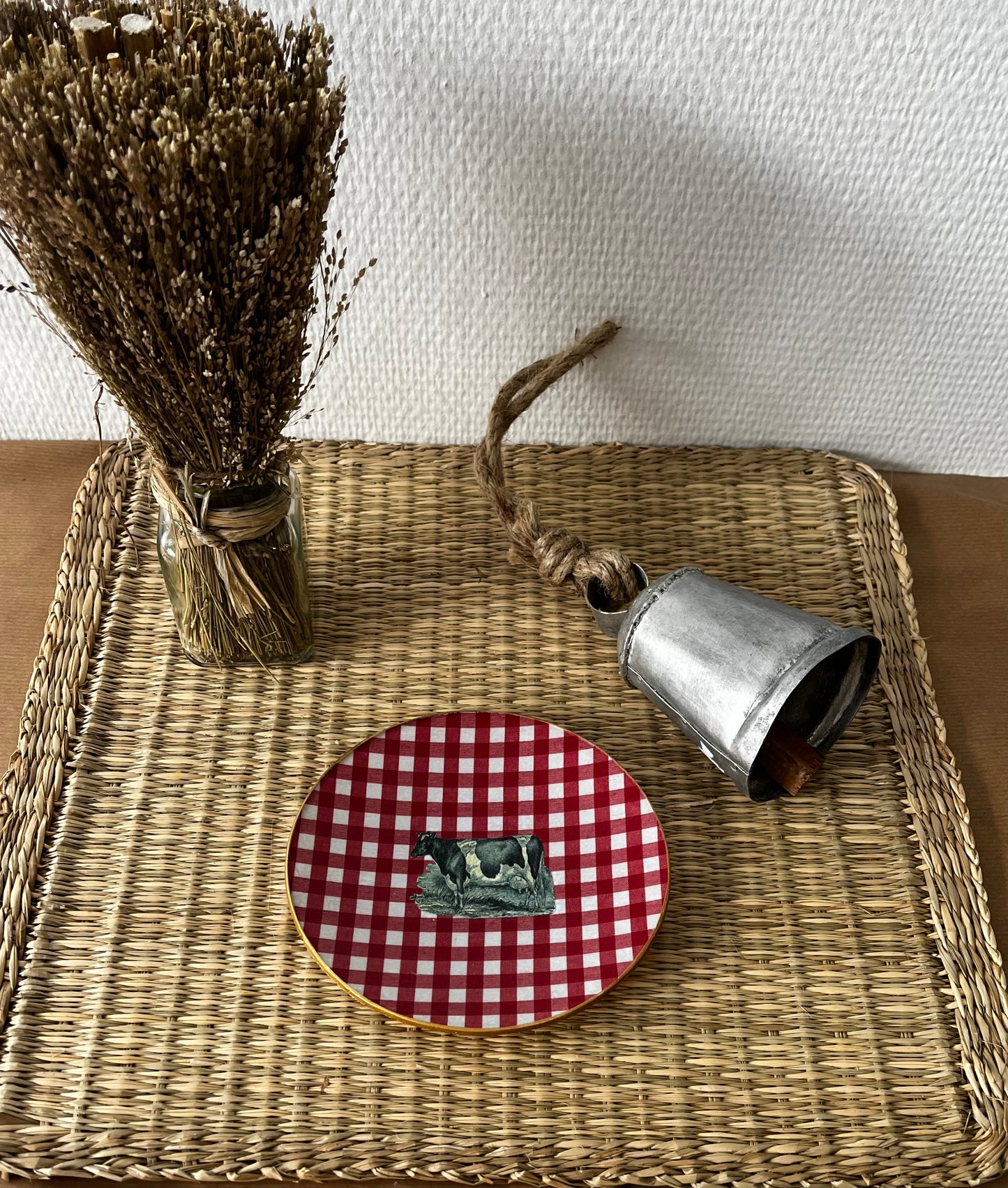Plato redondo vaca + Vichy rojo