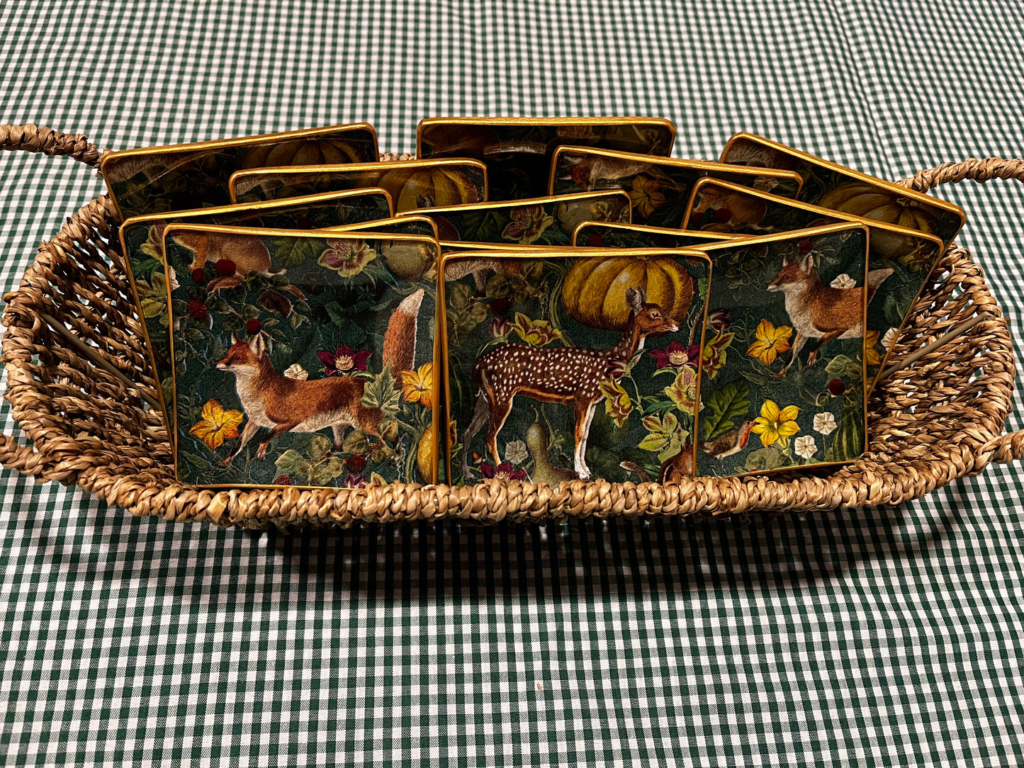 Plato de pan cuadrado bosque verde