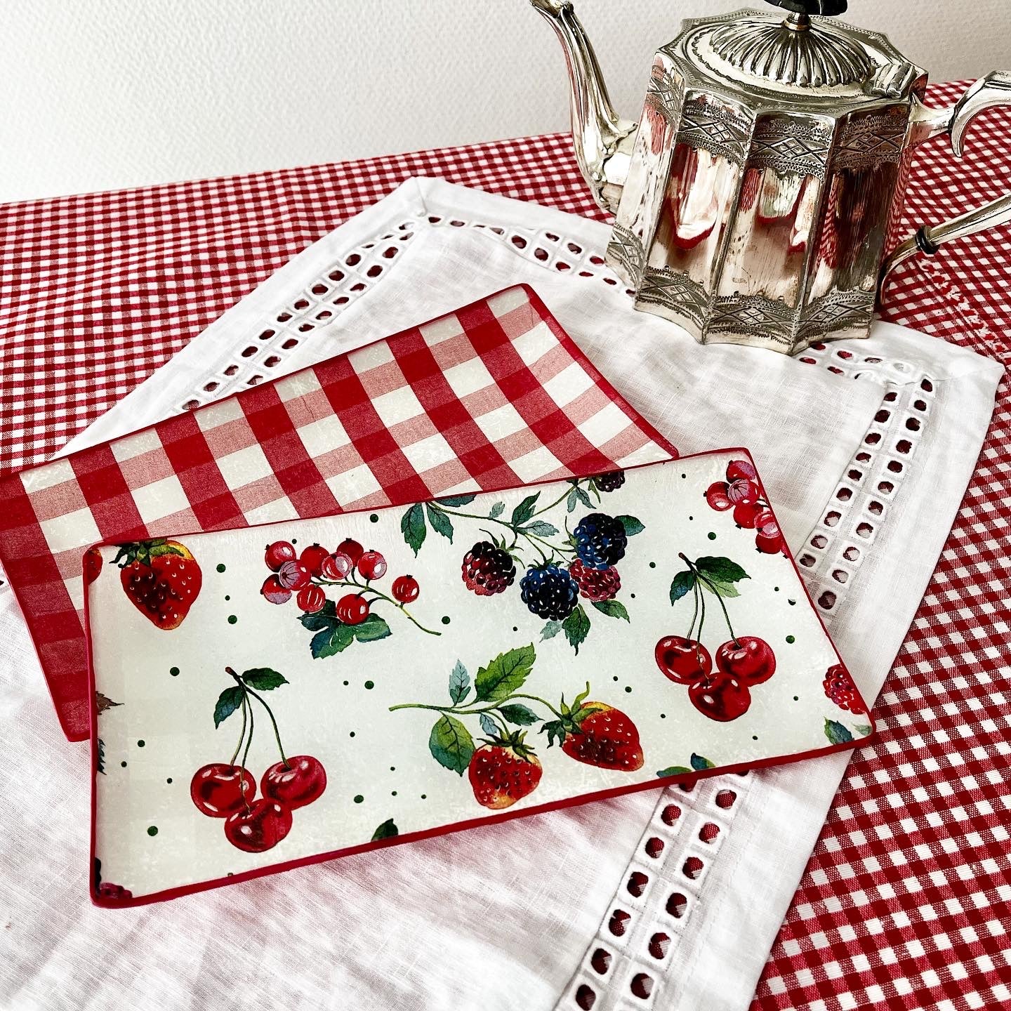 Bandeja rectangular cuadro Vichy rojo grande