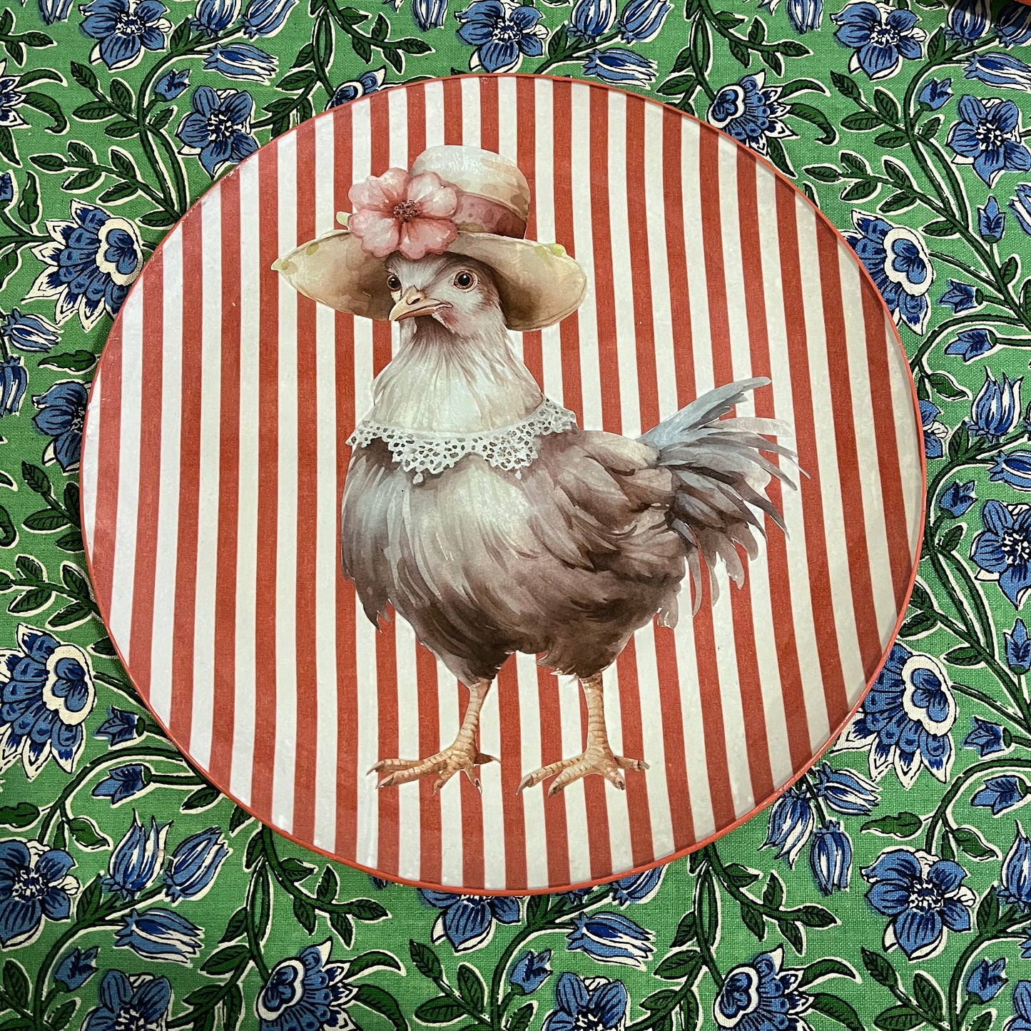 Plato Lady Hen