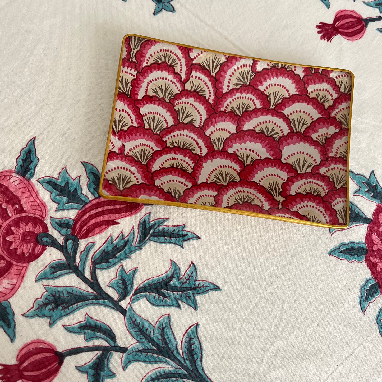 Bandeja block print scallop fucsia